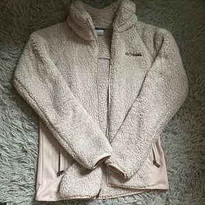 Pale pink women’s Columbia fleece